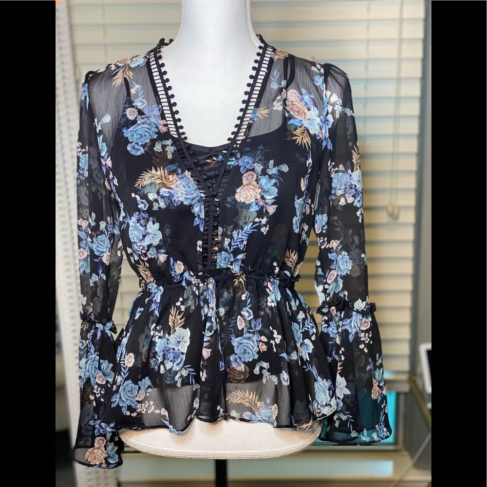gorgeous top perfect condition